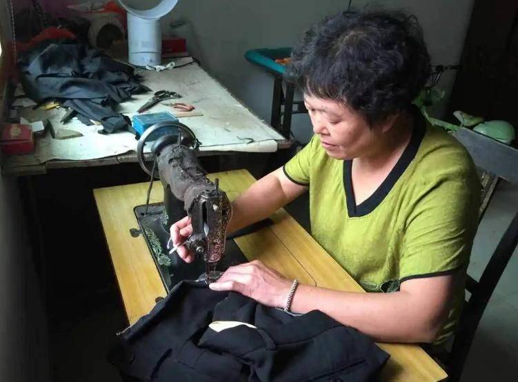 一商品回收价近10万家有的别乱扔pg电子70年代老物件升值了有(图2)